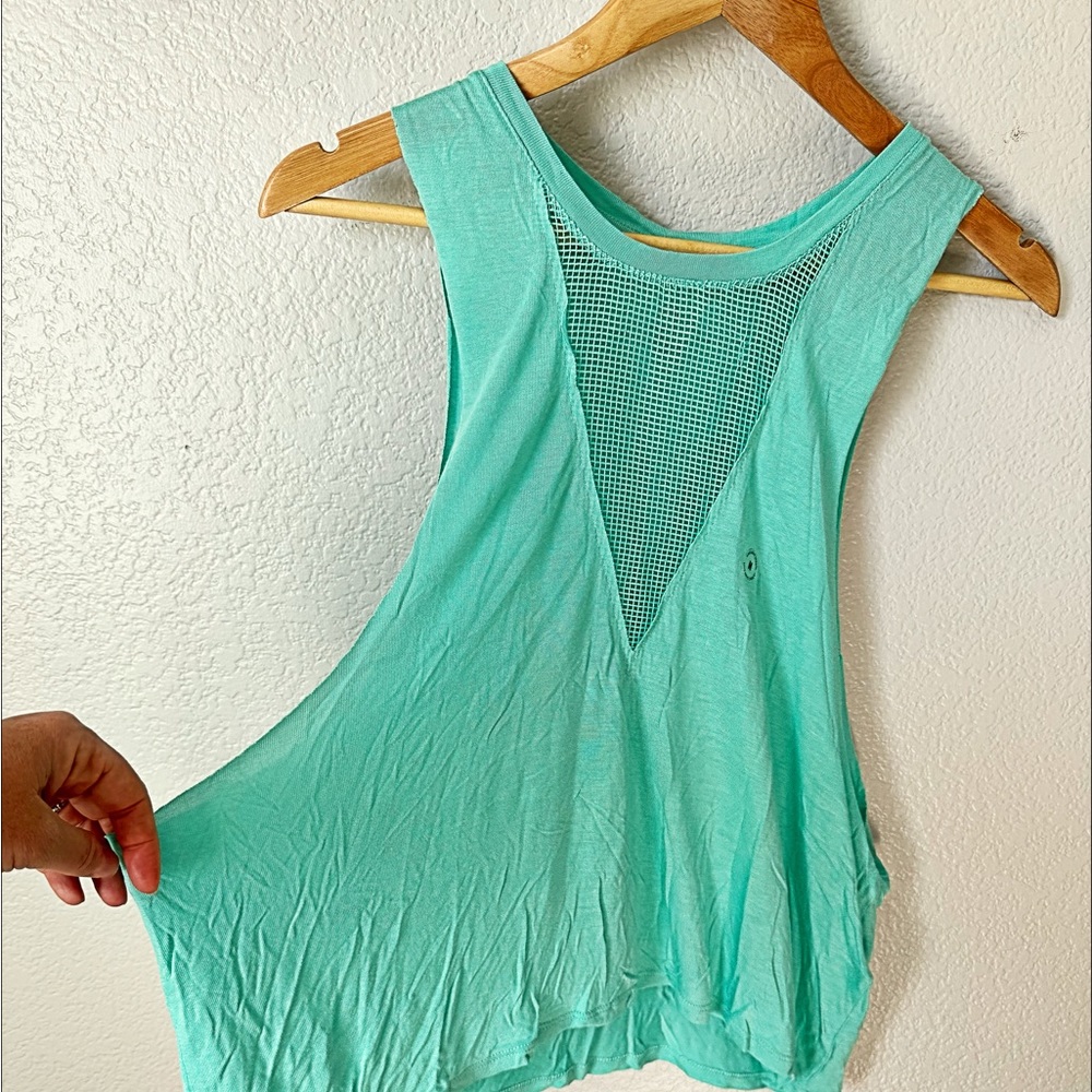 Aqua Mesh crop tank nwt workout sleep